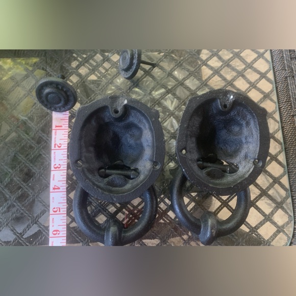 Black Cast Iron Lion Set of 2 Door Knockers with hardware - Picture 7 of 16